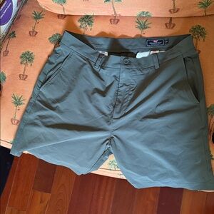 Vineyard Vines Men's Green Golf Shorts